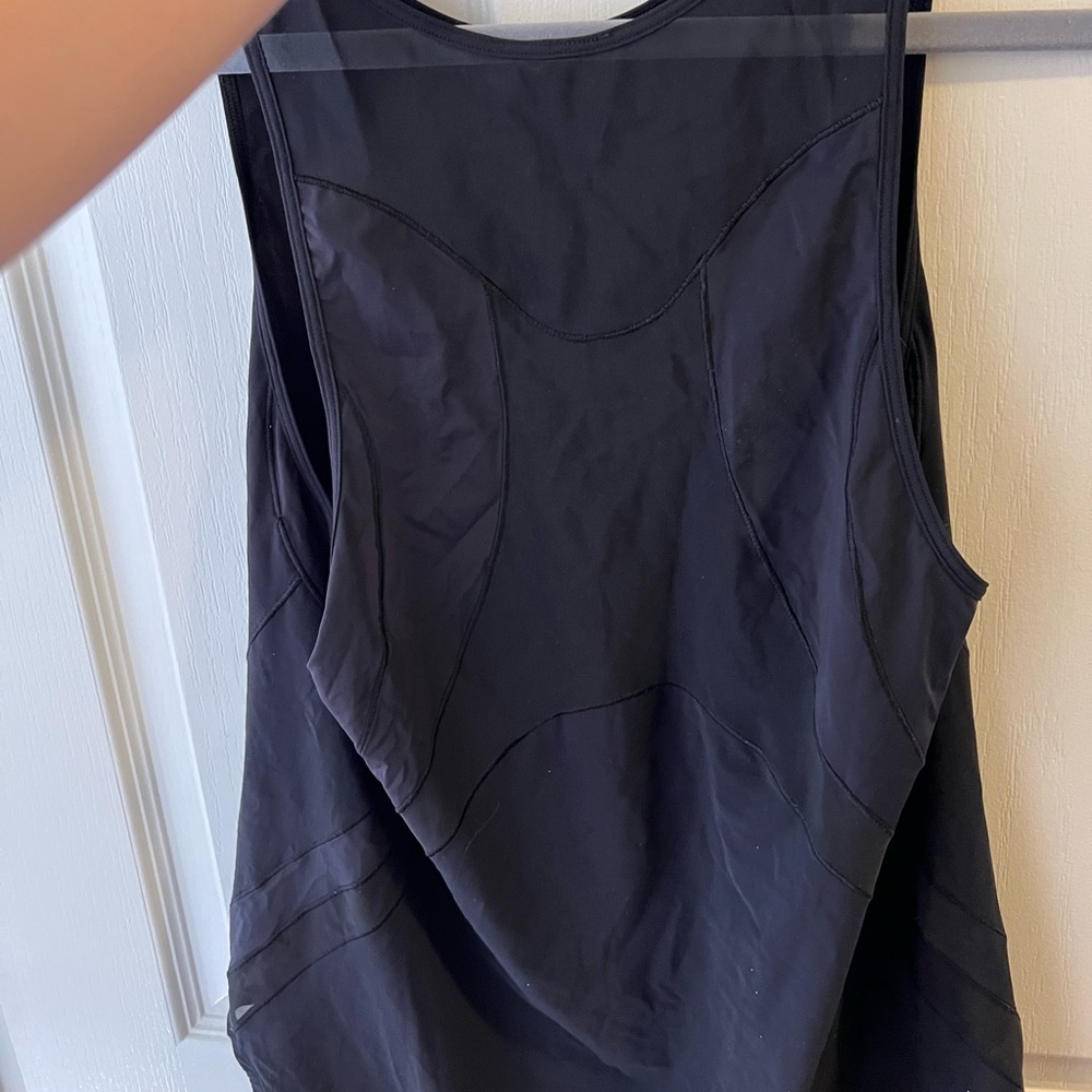 Lululemon top